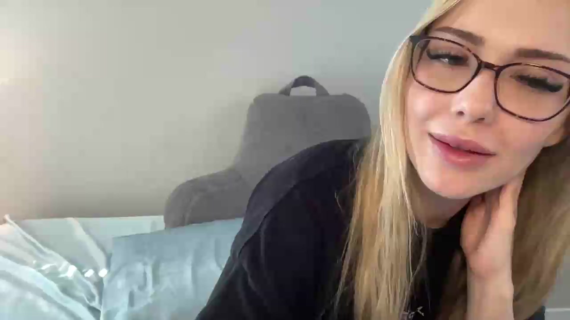 Gallery image thumbnail from AshleyMarina's myfreecams stream on, 06/19/2026, 15:24 image 1 of 20