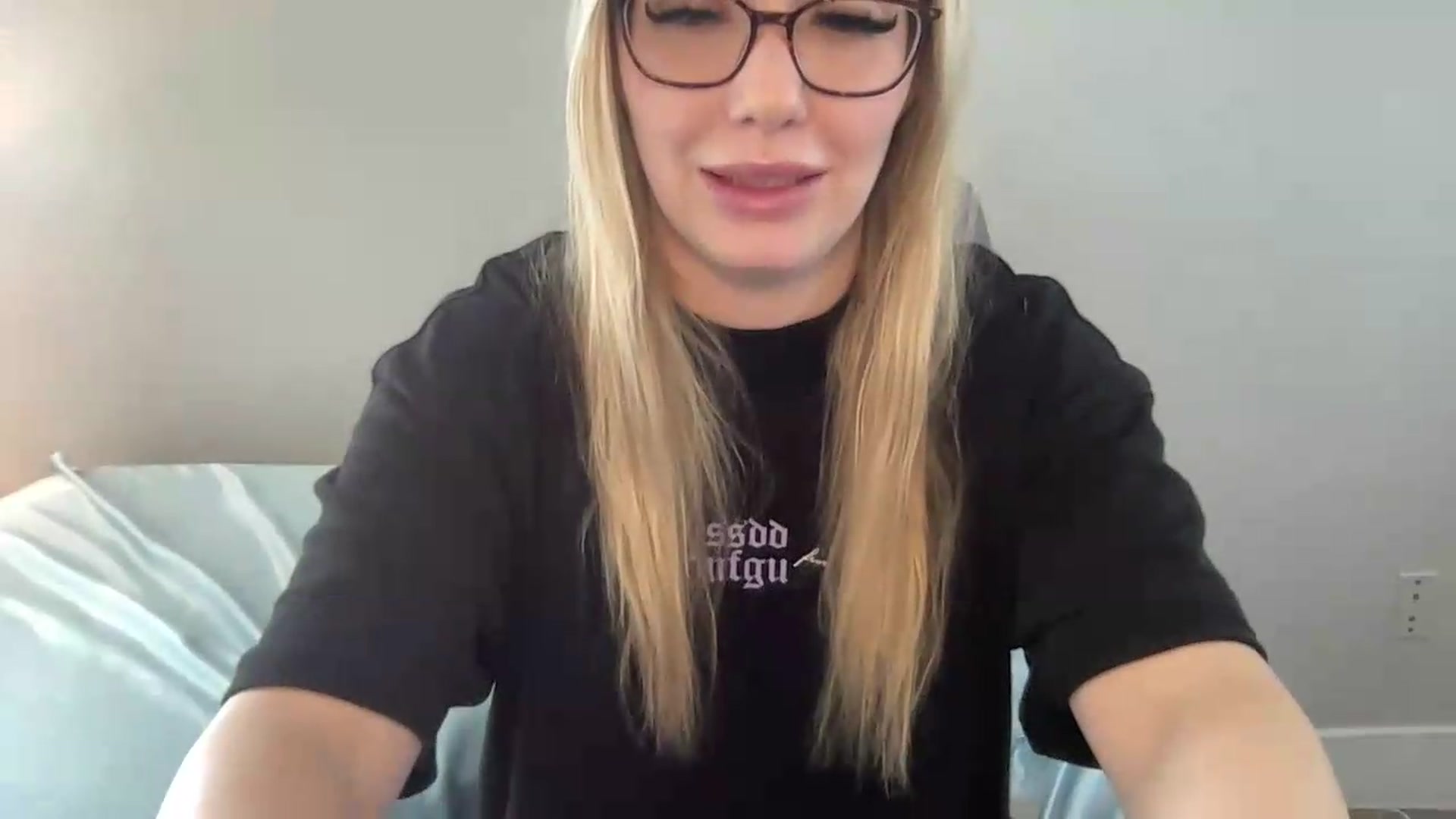 Gallery image thumbnail from AshleyMarina's myfreecams stream on, 06/19/2026, 15:24 image 19 of 20