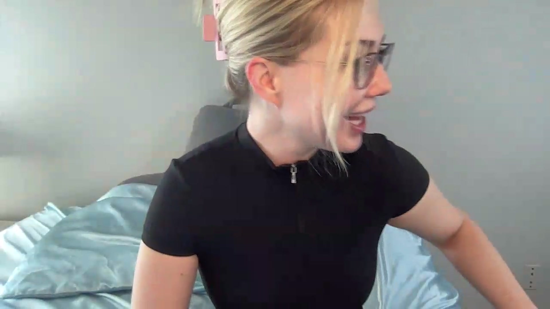 Gallery image thumbnail from AshleyMarina's myfreecams stream on, 06/20/2026, 15:04 image 2 of 20