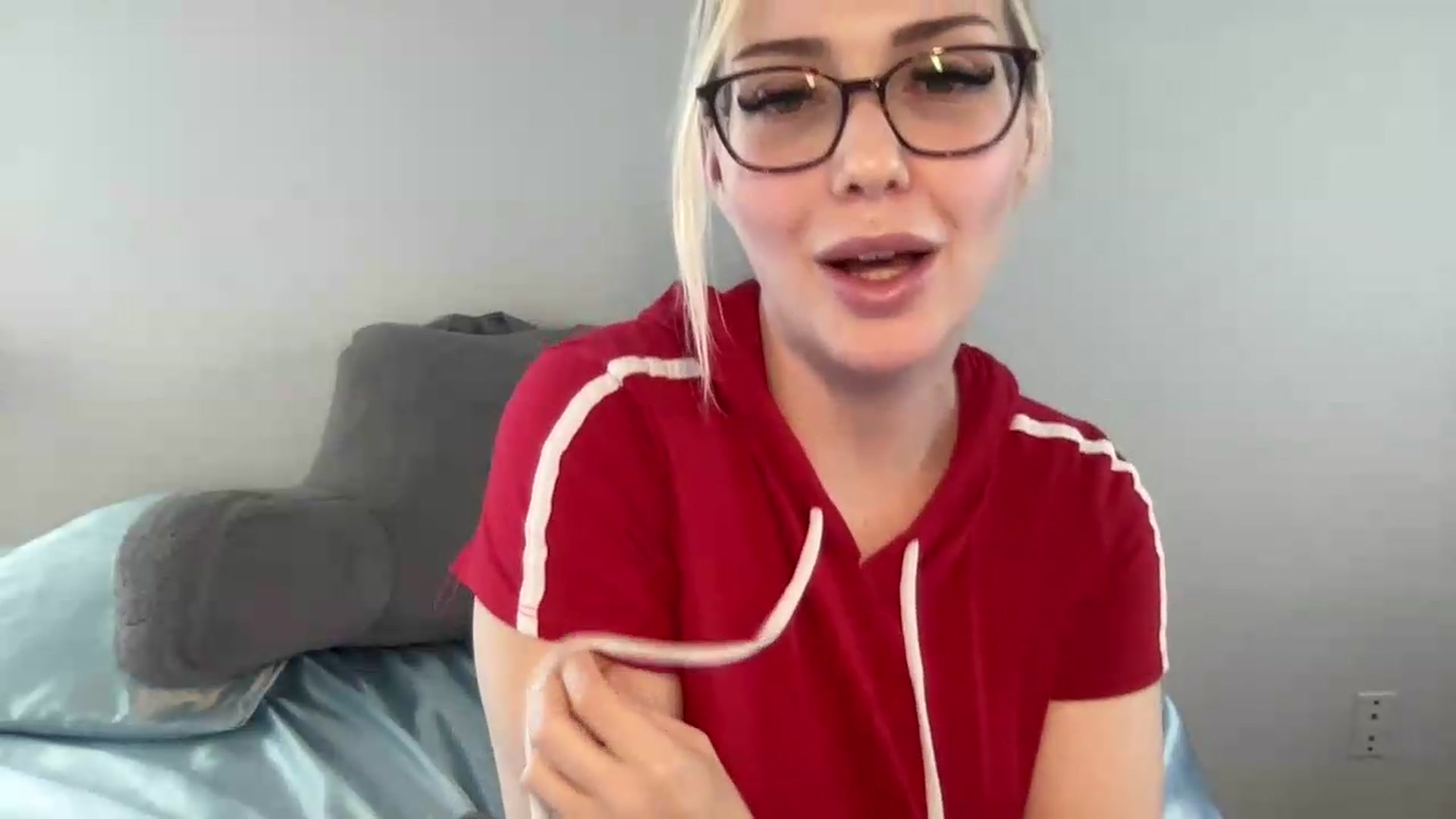 Gallery image thumbnail from AshleyMarina's myfreecams stream on, 06/20/2026, 19:17 image 13 of 20