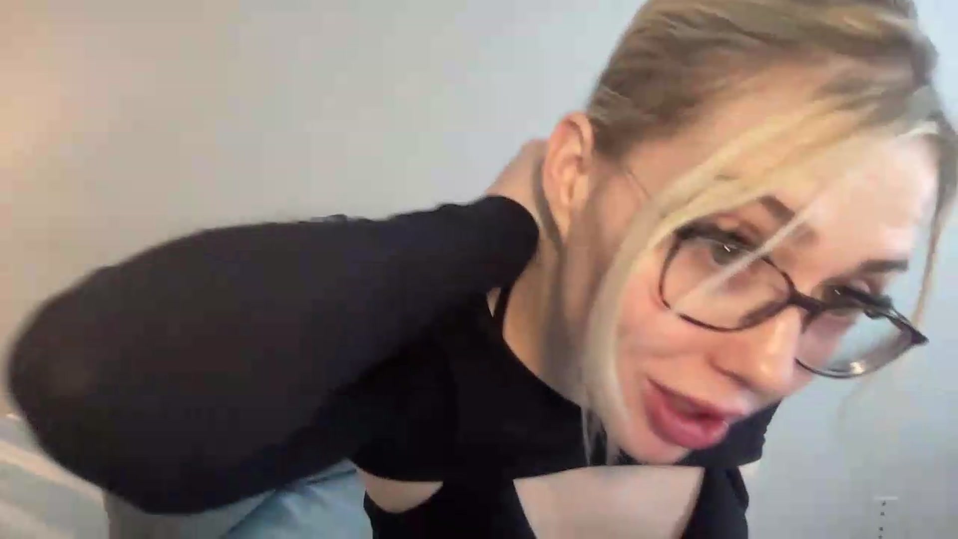 Gallery image thumbnail from AshleyMarina's myfreecams stream on, 06/24/2026, 15:34 image 5 of 20