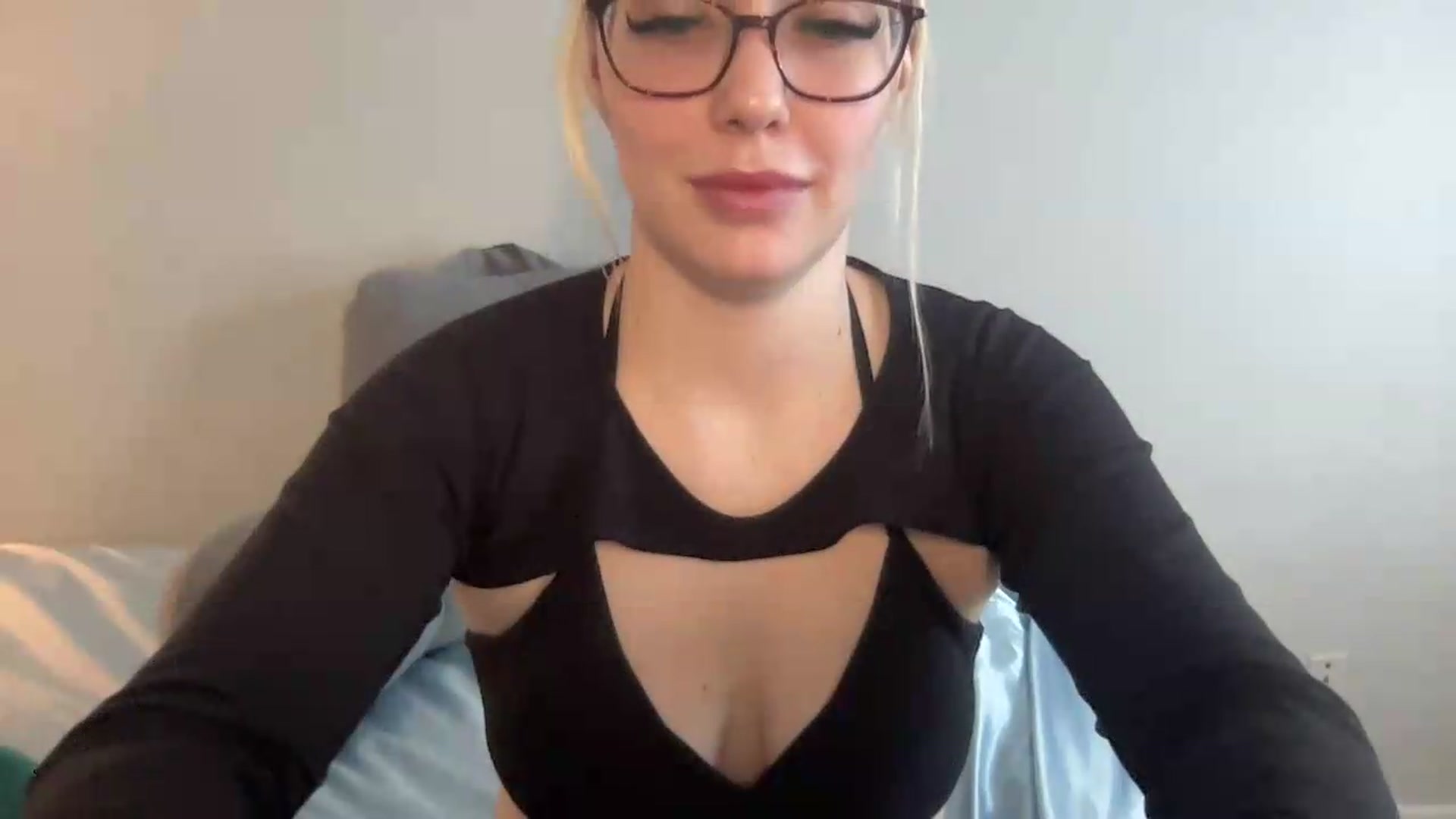 Gallery image thumbnail from AshleyMarina's myfreecams stream on, 06/24/2026, 15:34 image 16 of 20