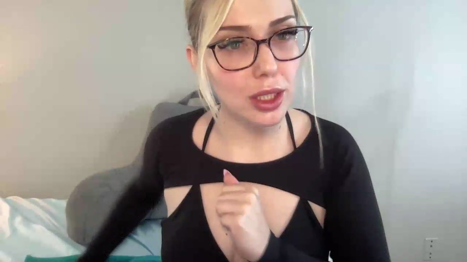 Gallery image thumbnail from AshleyMarina's myfreecams stream on, 06/24/2026, 17:37 image 5 of 20