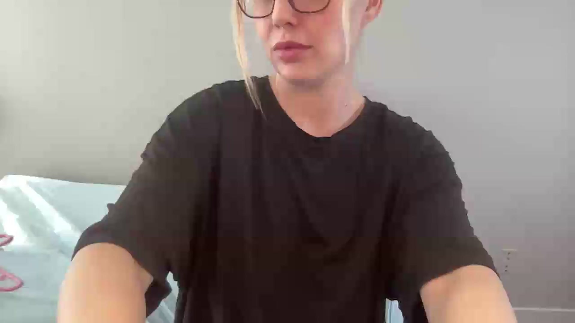 Gallery image thumbnail from AshleyMarina's myfreecams stream on, 06/25/2026, 17:05 image 18 of 20