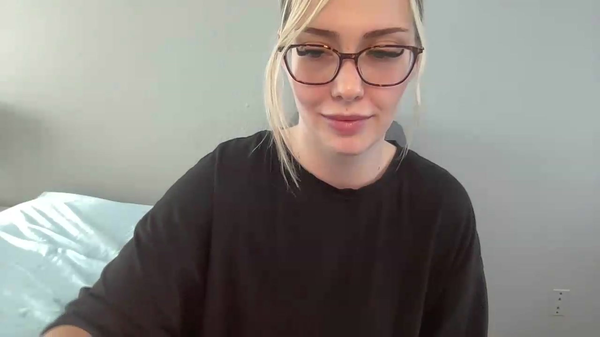 Gallery image thumbnail from AshleyMarina's myfreecams stream on, 06/25/2026, 17:05 image 7 of 20