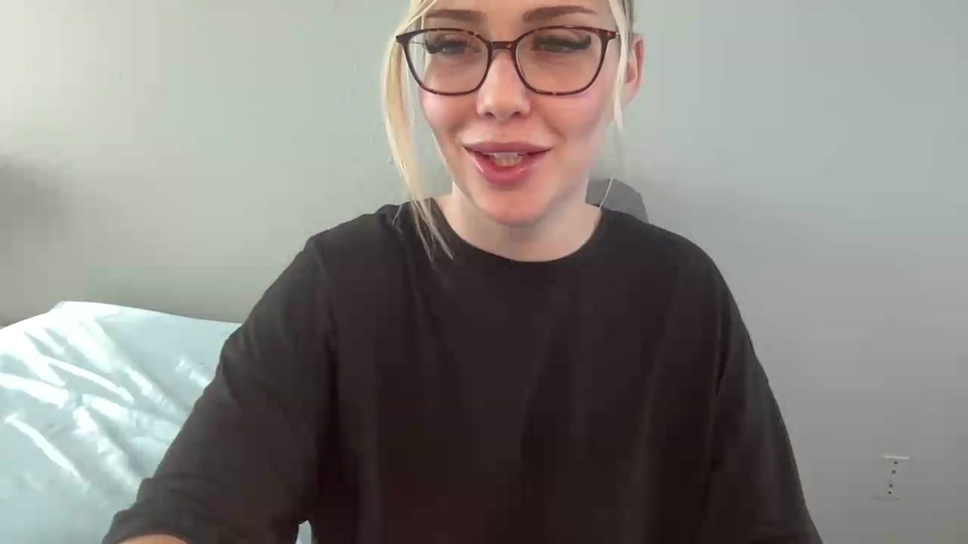 Gallery image thumbnail from AshleyMarina's myfreecams stream on, 06/25/2026, 17:05 image 10 of 20