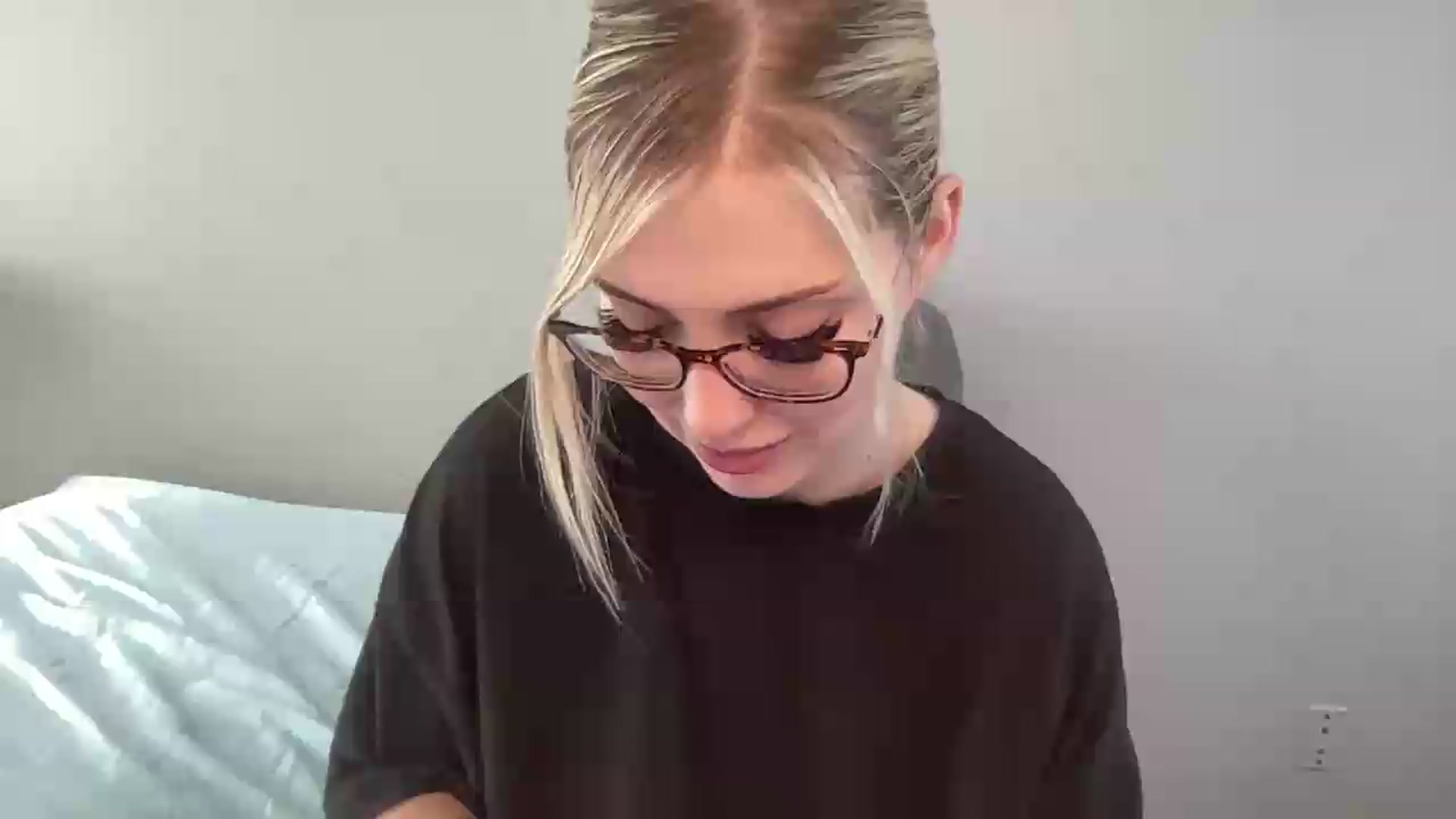 Gallery image thumbnail from AshleyMarina's myfreecams stream on, 06/25/2026, 17:05 image 9 of 20