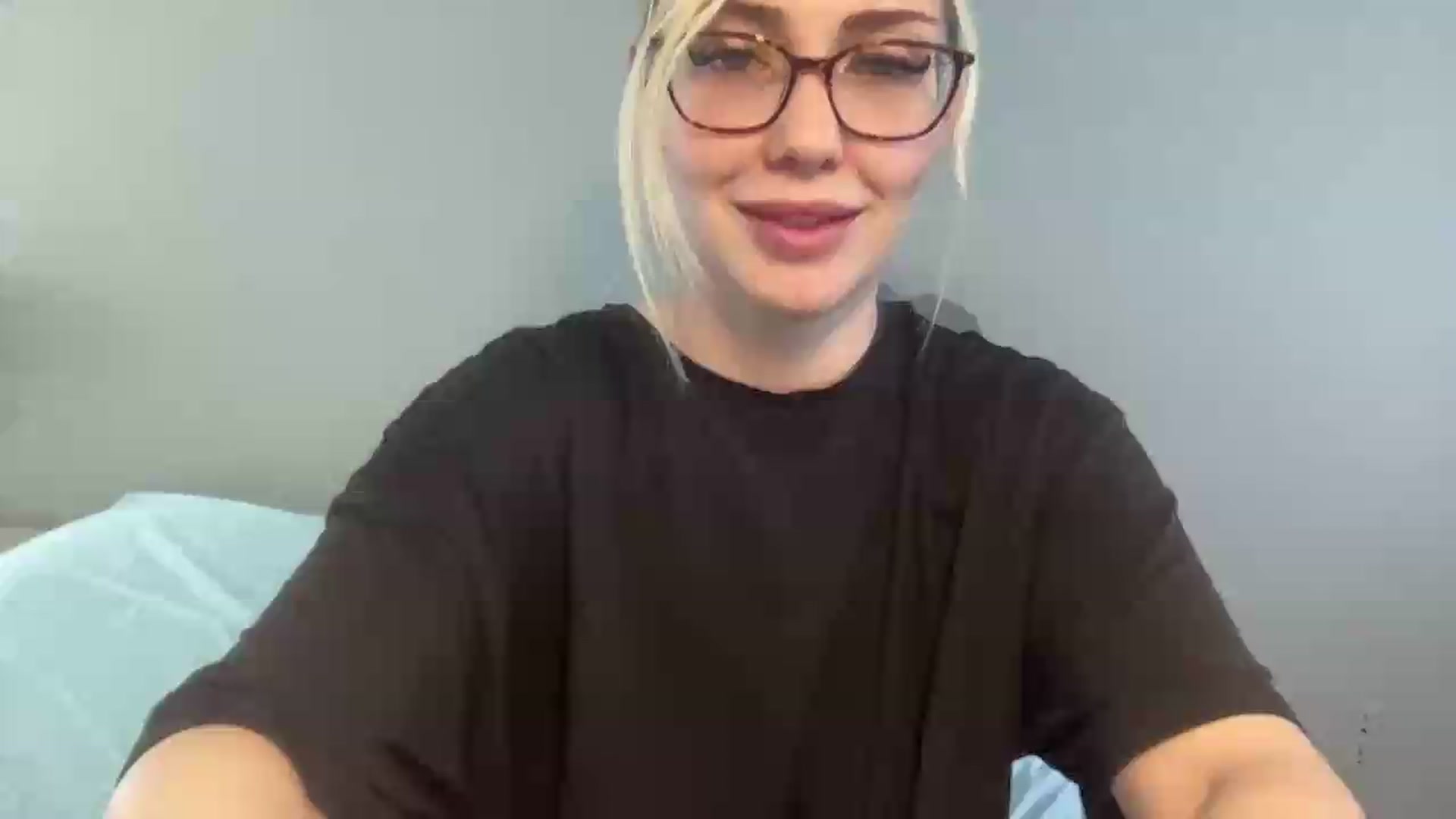 Gallery image thumbnail from AshleyMarina's myfreecams stream on, 06/25/2026, 17:05 image 1 of 20