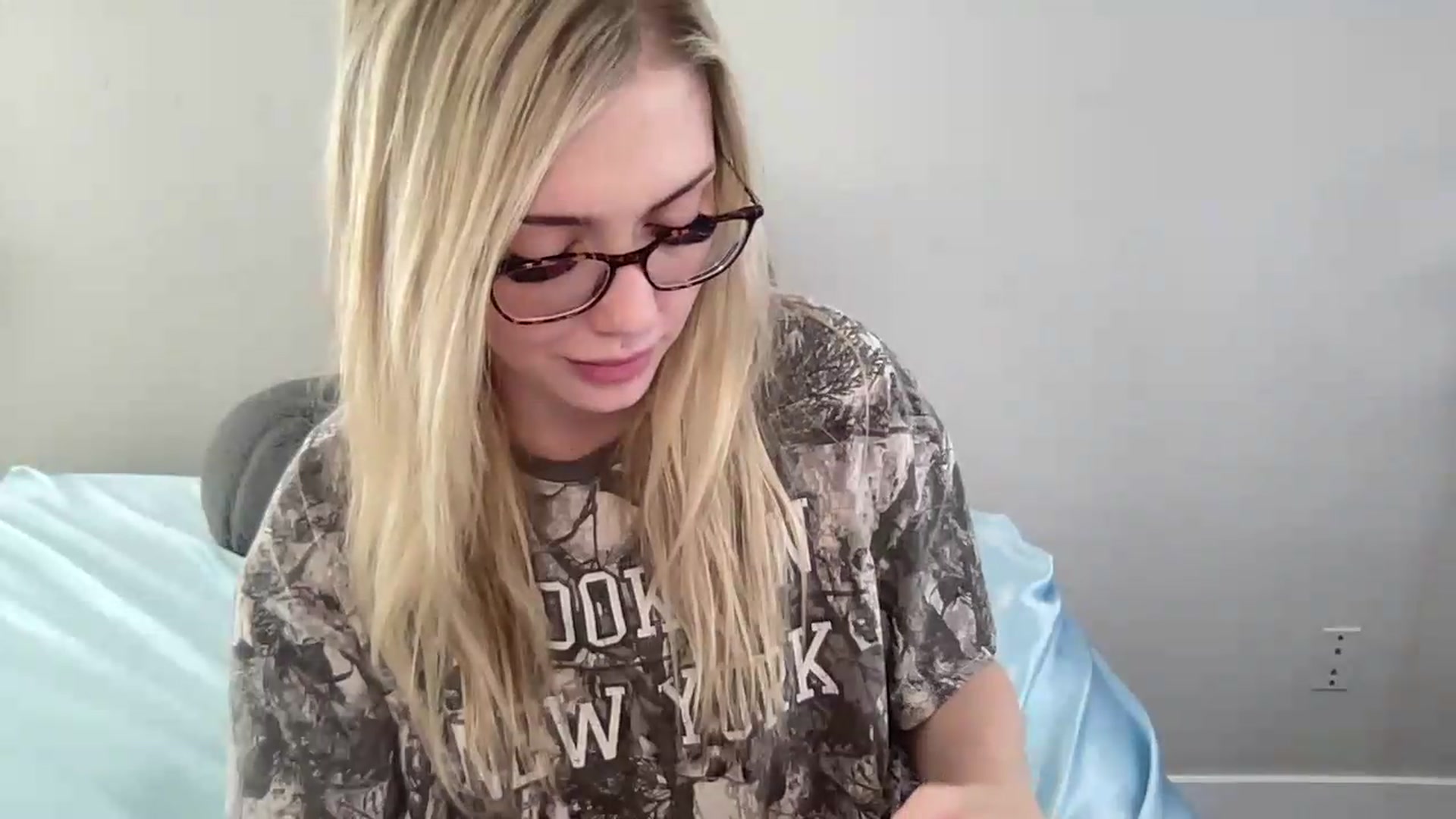 Gallery image thumbnail from AshleyMarina's myfreecams stream on, 07/06/2026, 17:22 image 8 of 20