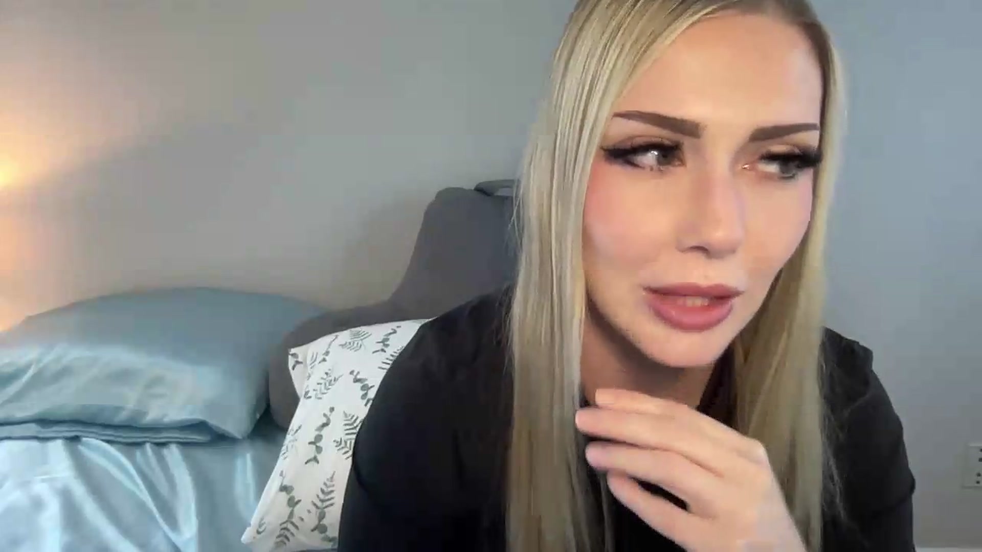 Gallery image thumbnail from AshleyMarina's myfreecams stream on, 07/12/2026, 01:36 image 17 of 20