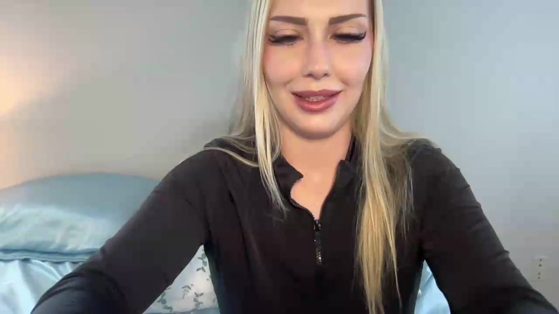 Gallery image thumbnail from AshleyMarina's myfreecams stream on, 07/12/2026, 01:36 image 12 of 20