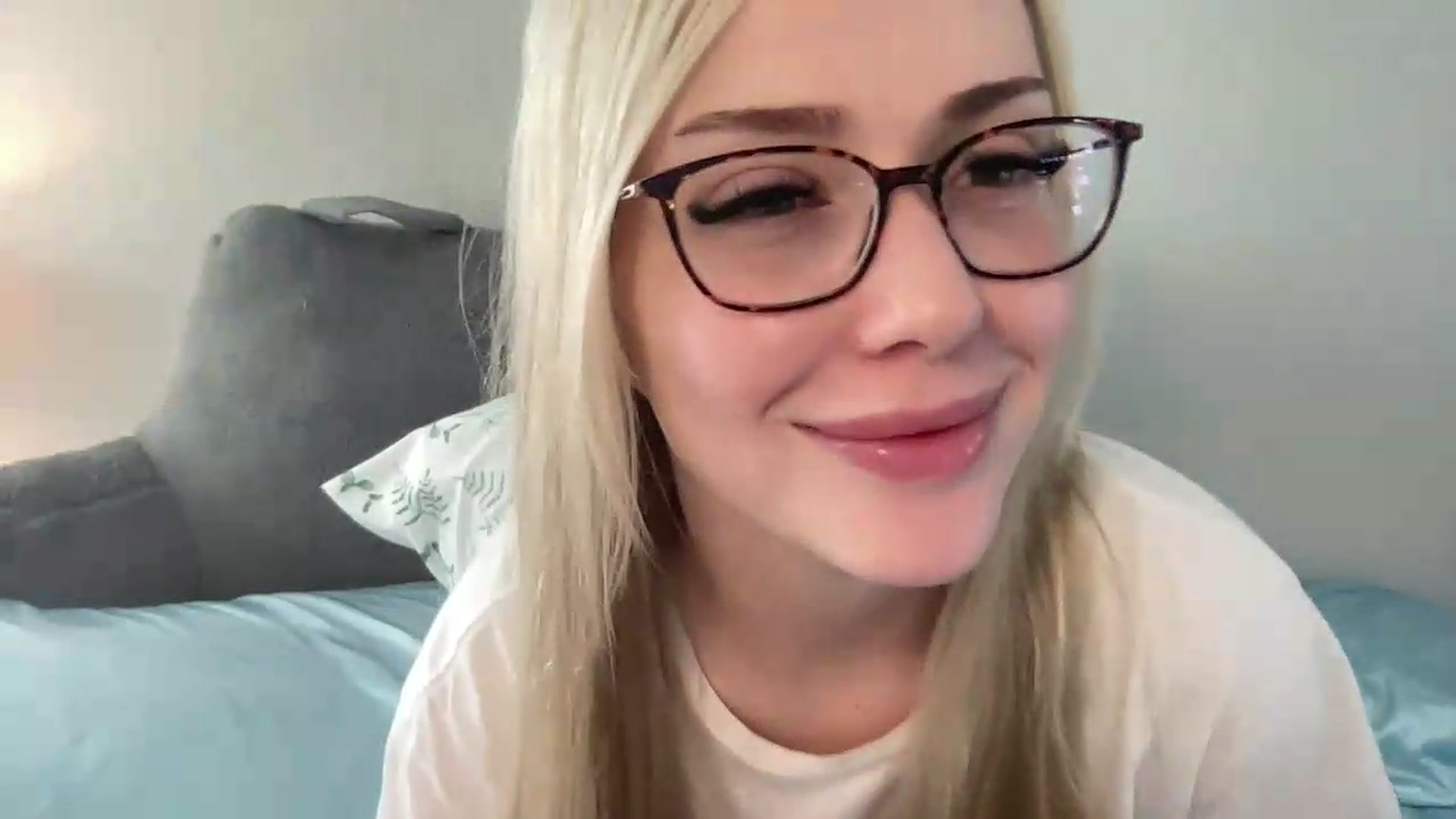 Gallery image thumbnail from AshleyMarina's myfreecams stream on, 07/15/2026, 14:30 image 15 of 20