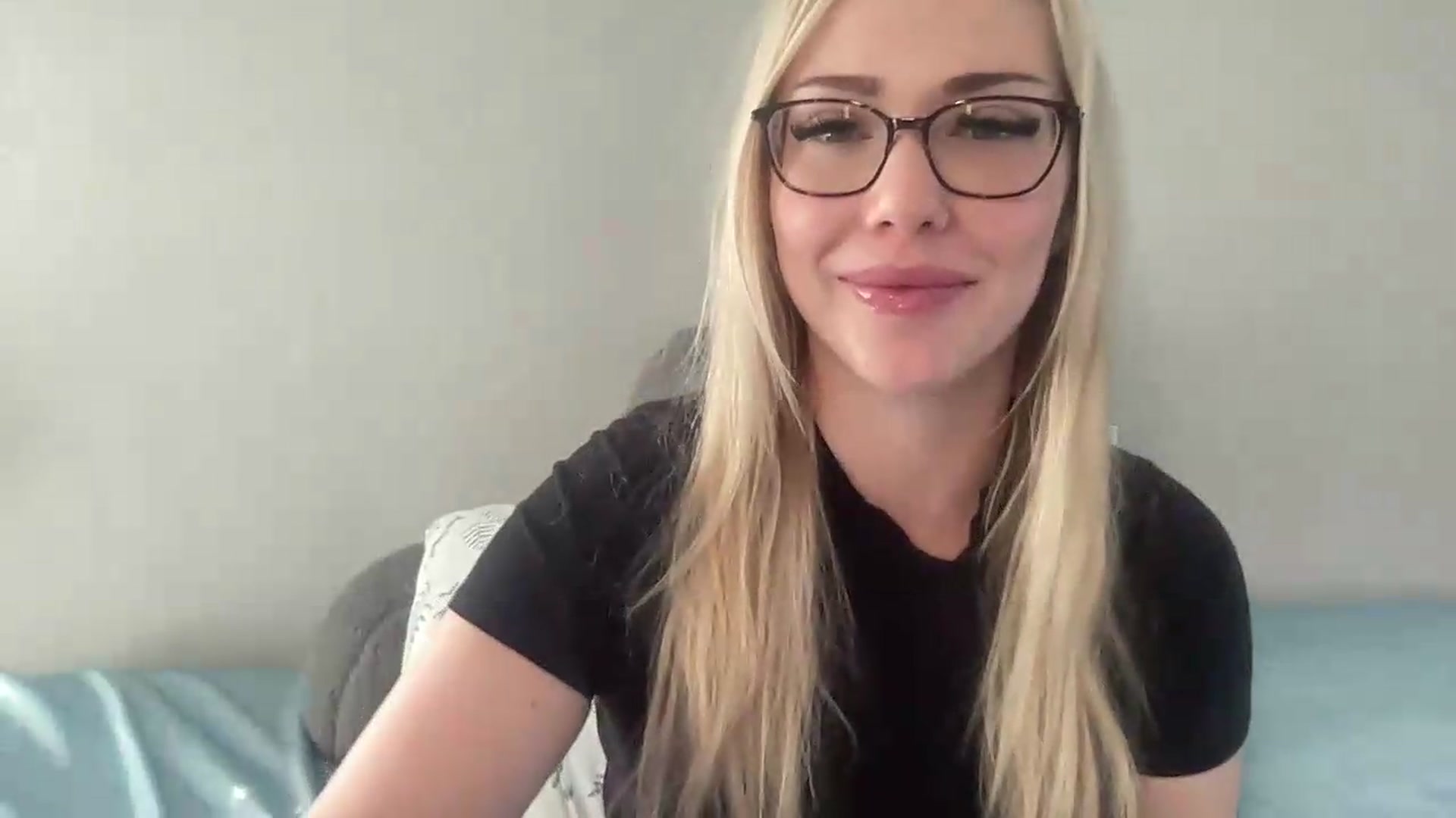 Gallery image thumbnail from AshleyMarina's myfreecams stream on, 07/16/2026, 14:56 image 4 of 20