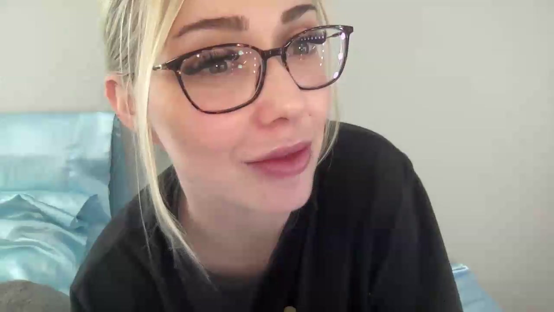 Gallery image thumbnail from AshleyMarina's myfreecams stream on, 07/28/2026, 15:25 image 17 of 20