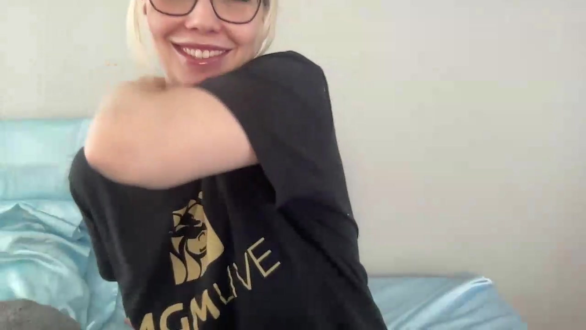 Gallery image thumbnail from AshleyMarina's myfreecams stream on, 07/28/2026, 15:25 image 13 of 20