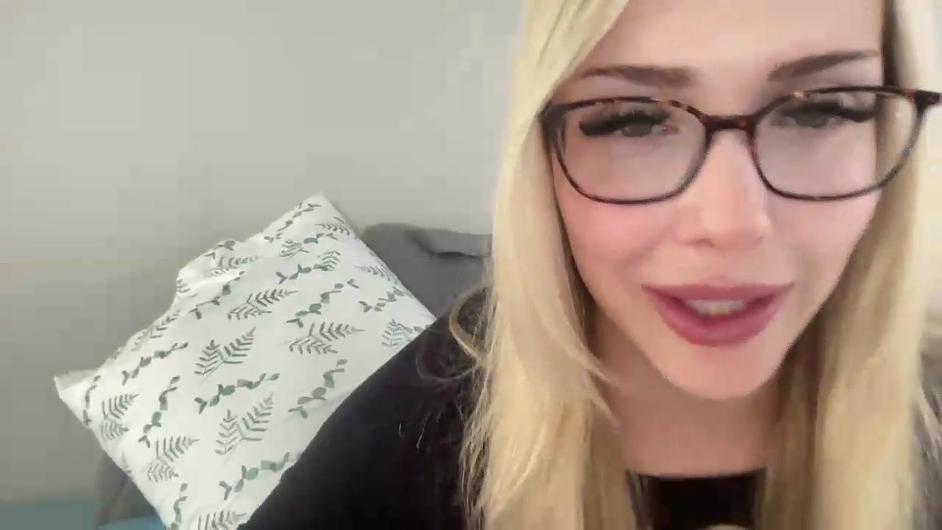 Gallery image thumbnail from AshleyMarina's myfreecams stream on, 08/11/2026, 17:55 image 15 of 20