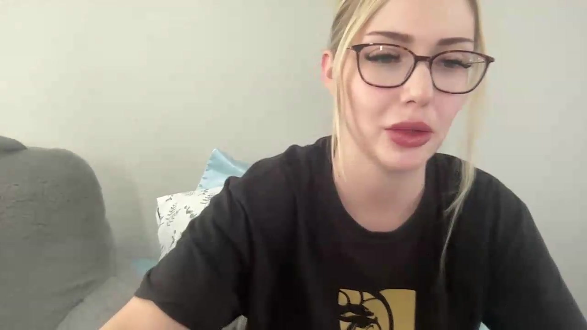 Gallery image thumbnail from AshleyMarina's myfreecams stream on, 08/17/2026, 17:56 image 15 of 20