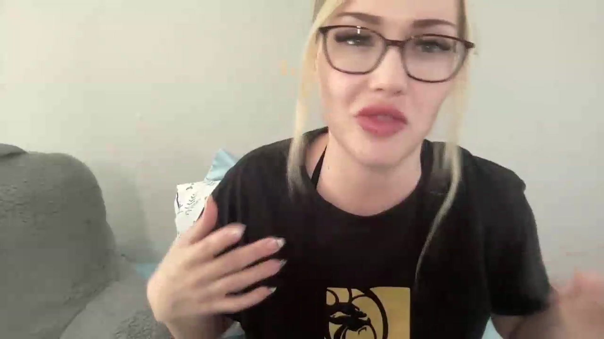 Gallery image thumbnail from AshleyMarina's myfreecams stream on, 08/17/2026, 17:56 image 16 of 20