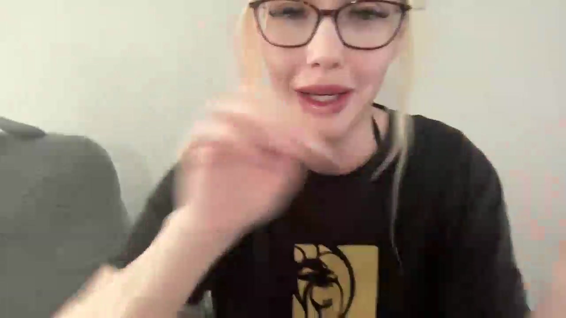 Gallery image thumbnail from AshleyMarina's myfreecams stream on, 08/17/2026, 17:56 image 10 of 20