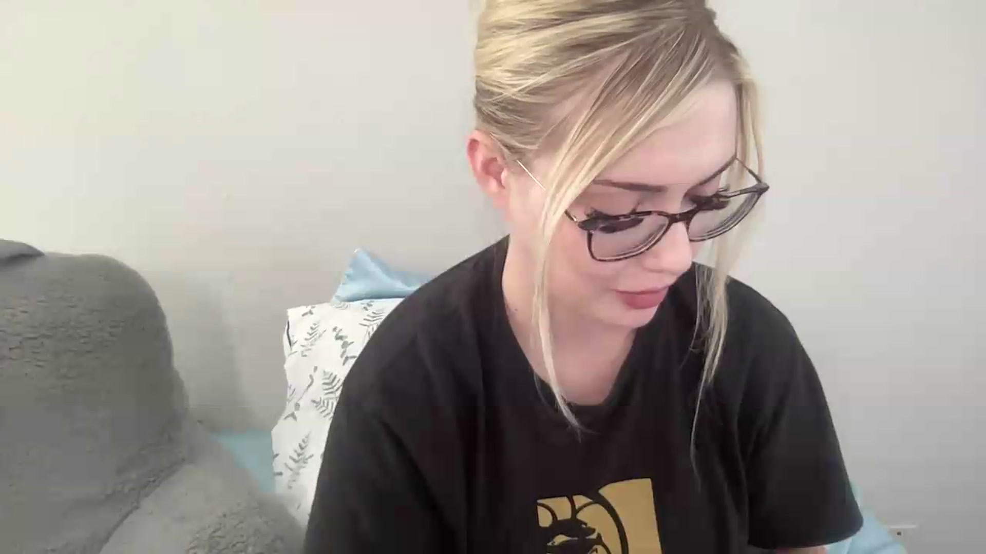Gallery image thumbnail from AshleyMarina's myfreecams stream on, 08/17/2026, 17:56 image 18 of 20