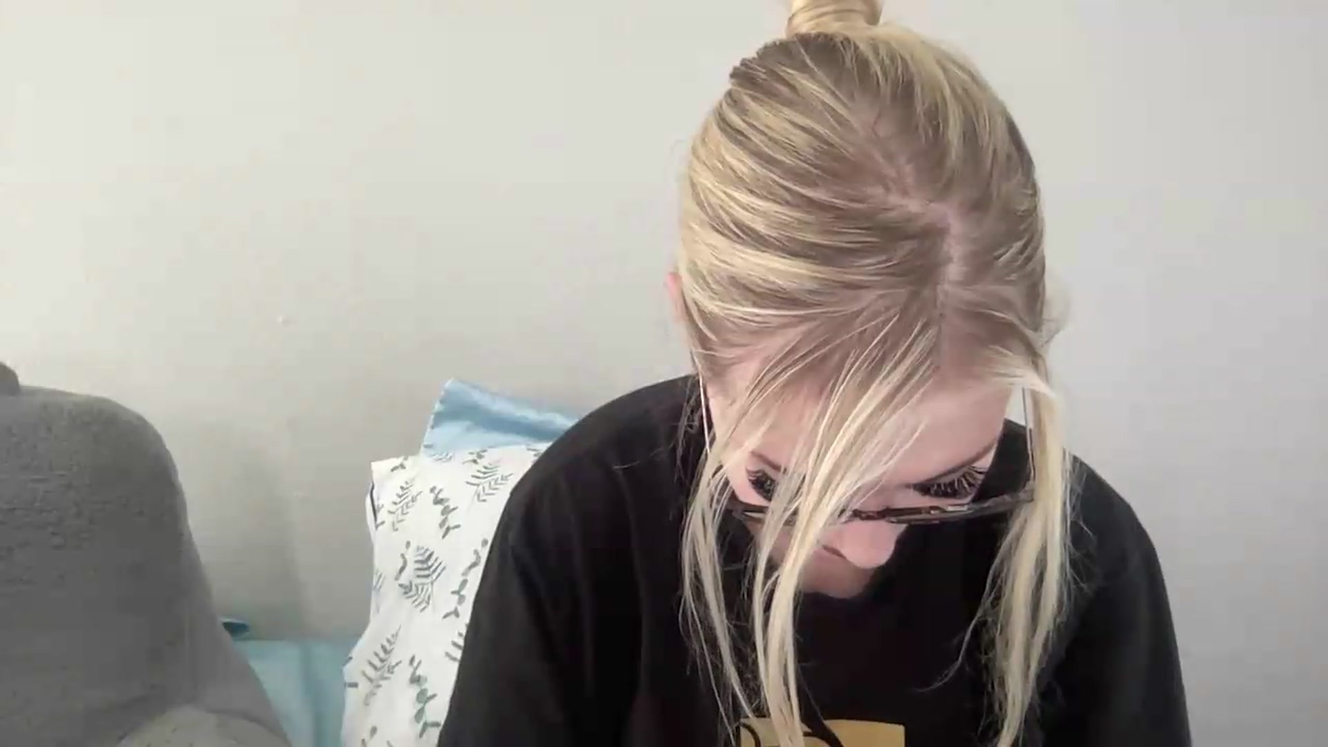 Gallery image thumbnail from AshleyMarina's myfreecams stream on, 08/17/2026, 17:56 image 4 of 20