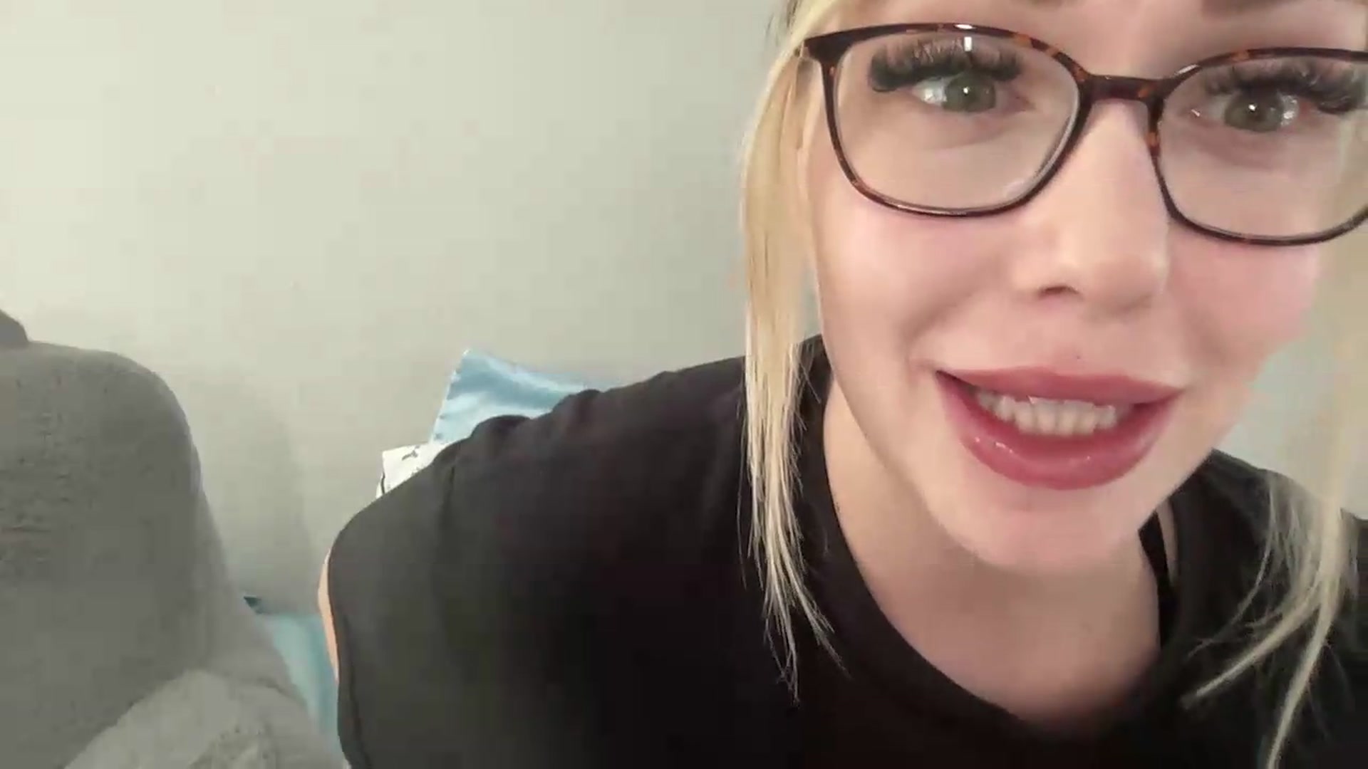 Gallery image thumbnail from AshleyMarina's myfreecams stream on, 08/17/2026, 17:56 image 6 of 20