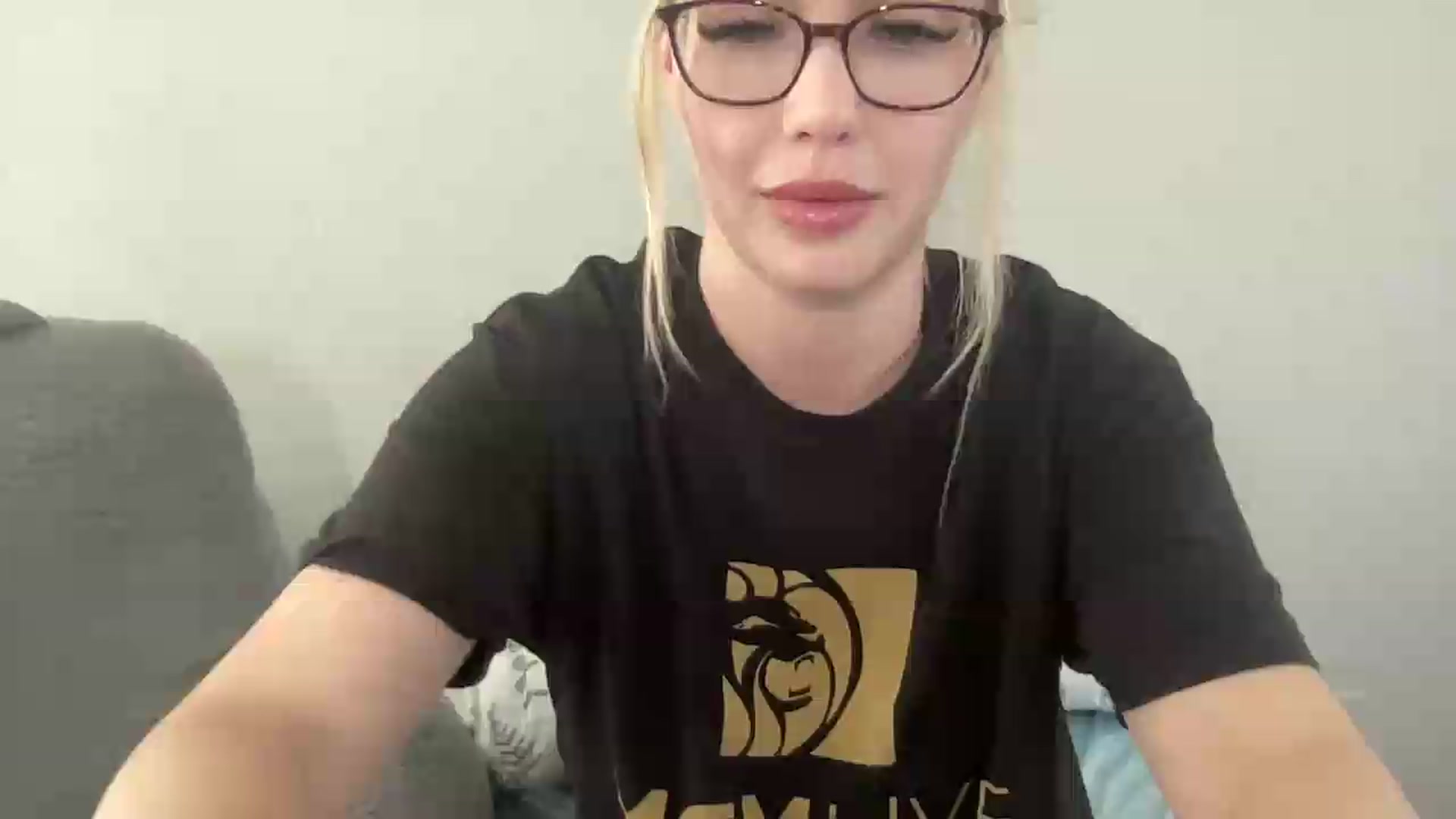 Gallery image thumbnail from AshleyMarina's myfreecams stream on, 08/17/2026, 17:56 image 11 of 20