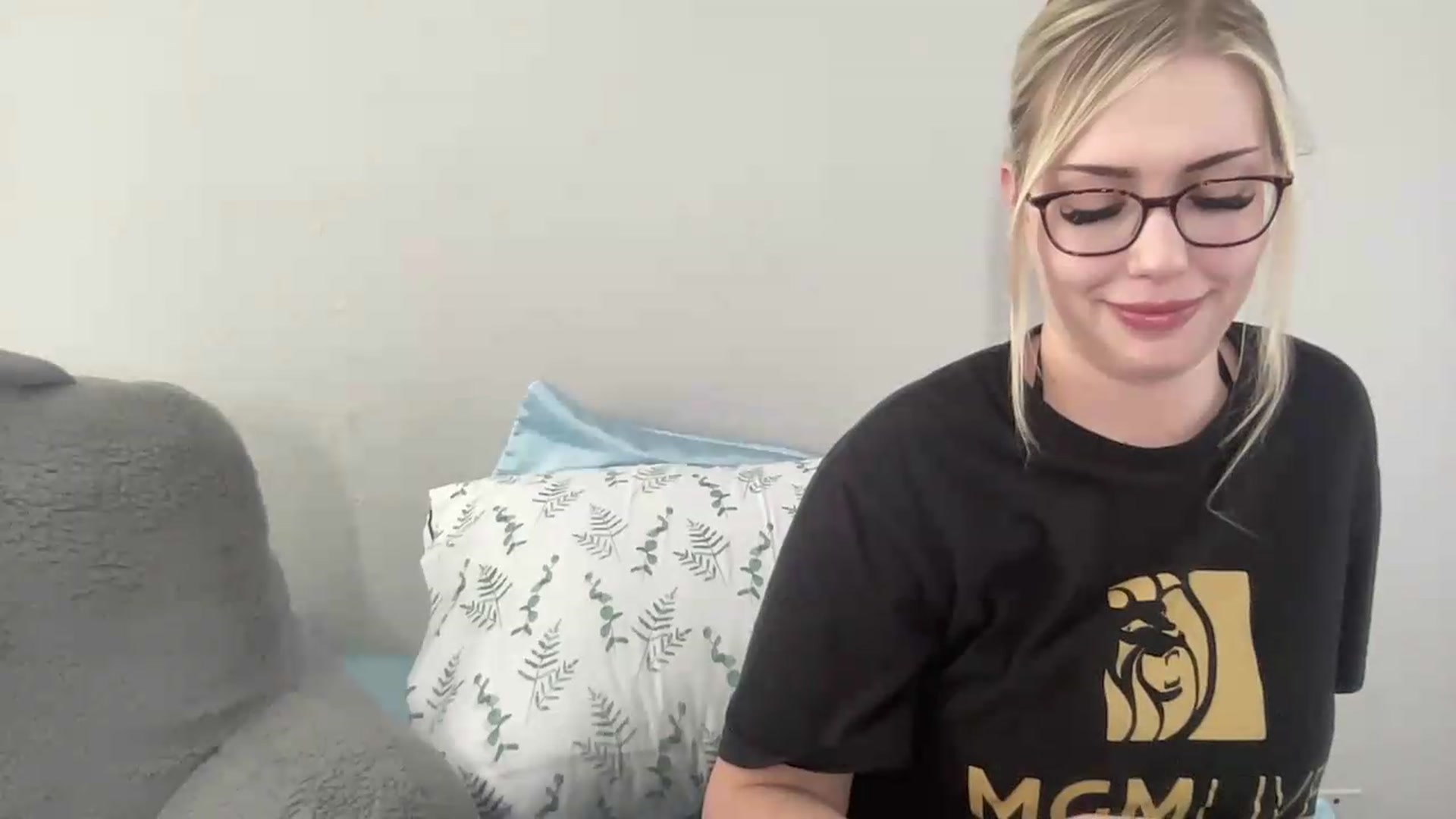 Gallery image thumbnail from AshleyMarina's myfreecams stream on, 08/17/2026, 17:56 image 13 of 20