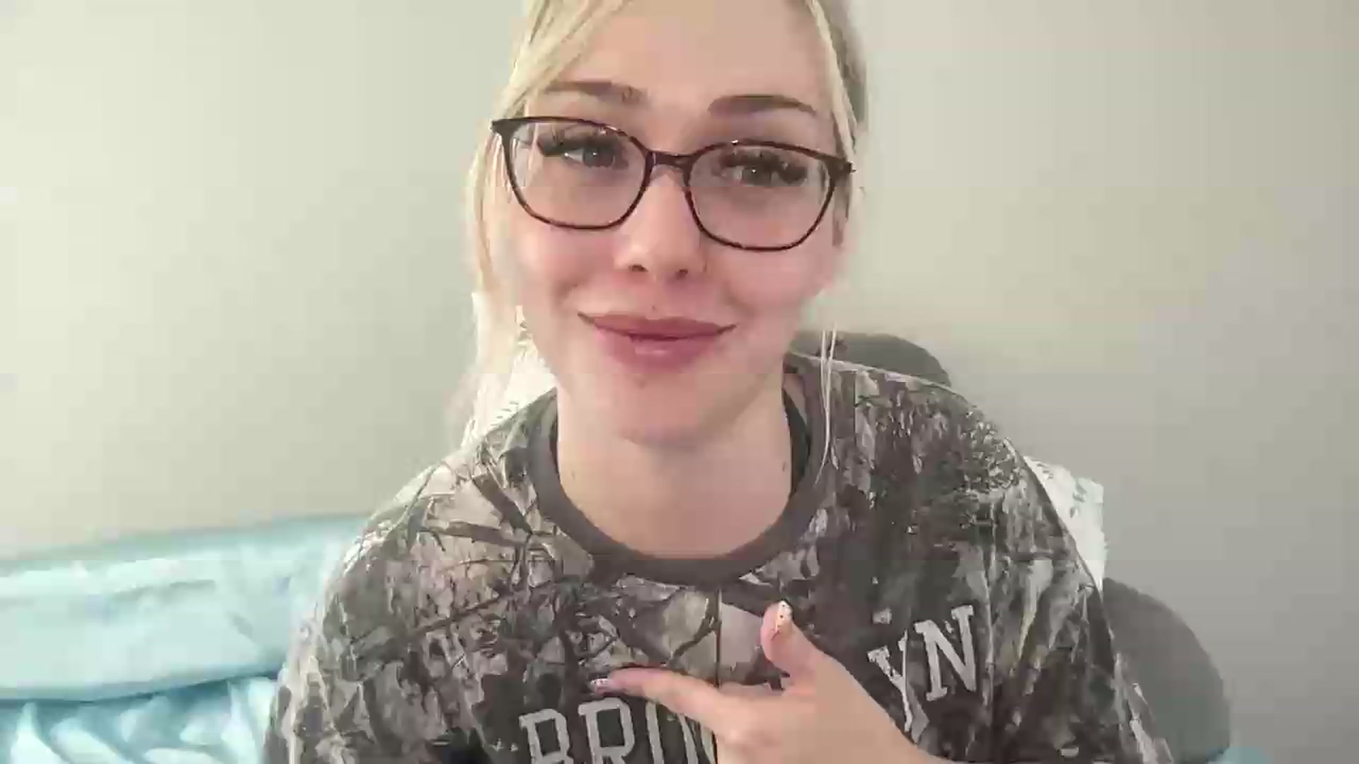 Gallery image thumbnail from AshleyMarina's myfreecams stream on, 08/18/2026, 16:55 image 9 of 20