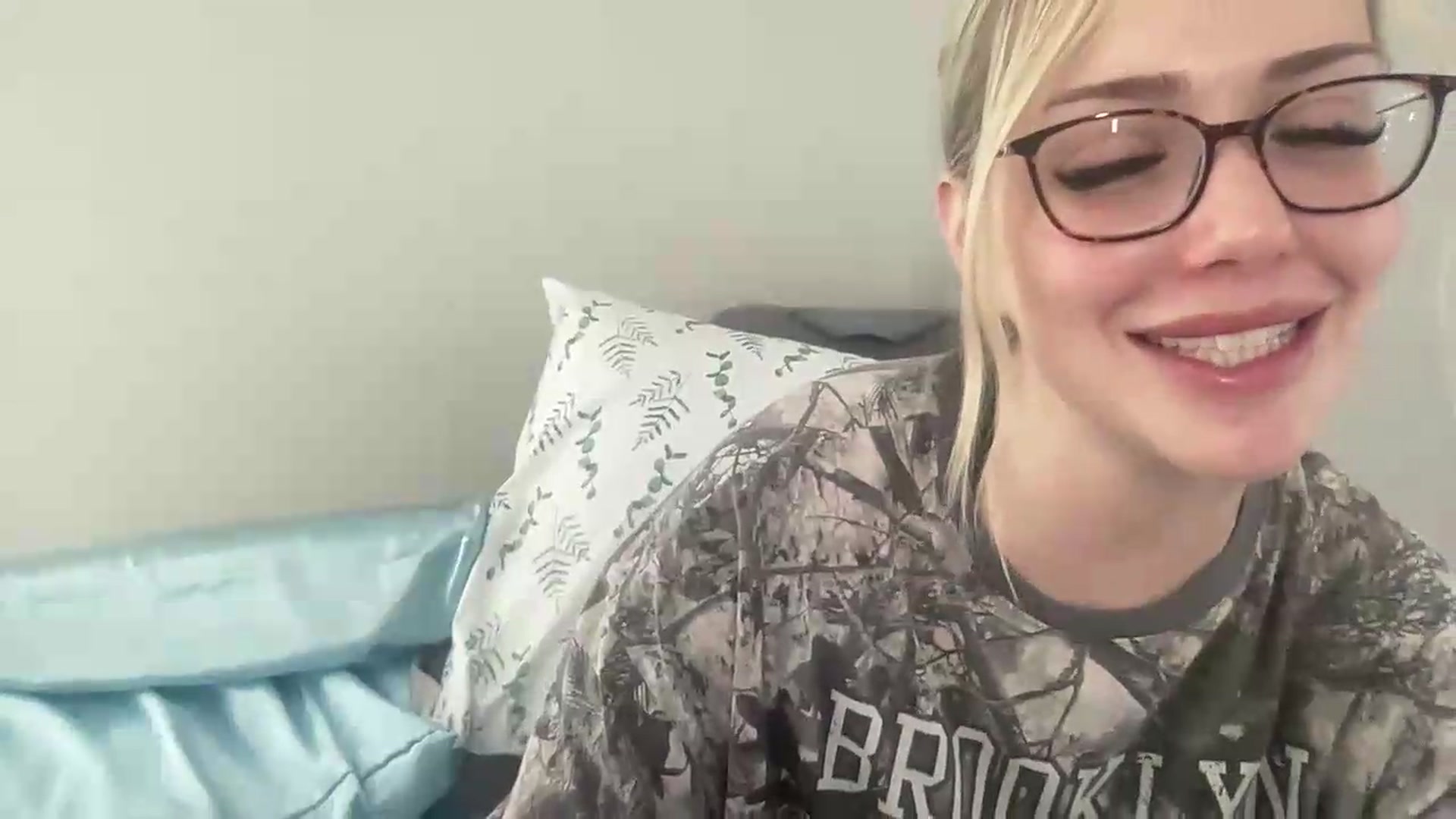 Gallery image thumbnail from AshleyMarina's myfreecams stream on, 08/18/2026, 16:55 image 19 of 20