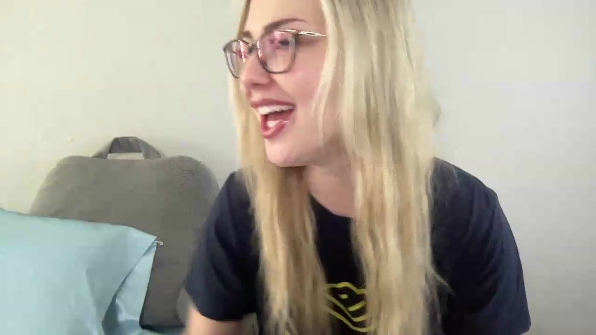 Gallery image thumbnail from AshleyMarina's myfreecams stream on, 08/22/2026, 14:57 image 3 of 20