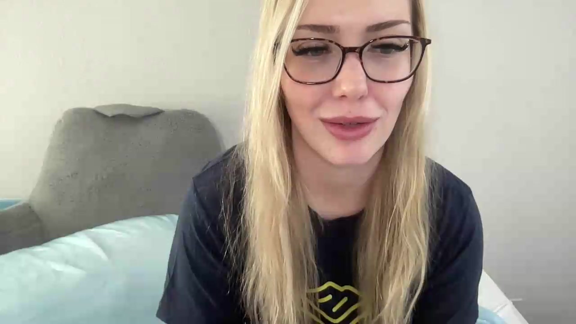 Gallery image thumbnail from AshleyMarina's myfreecams stream on, 08/22/2026, 14:57 image 15 of 20