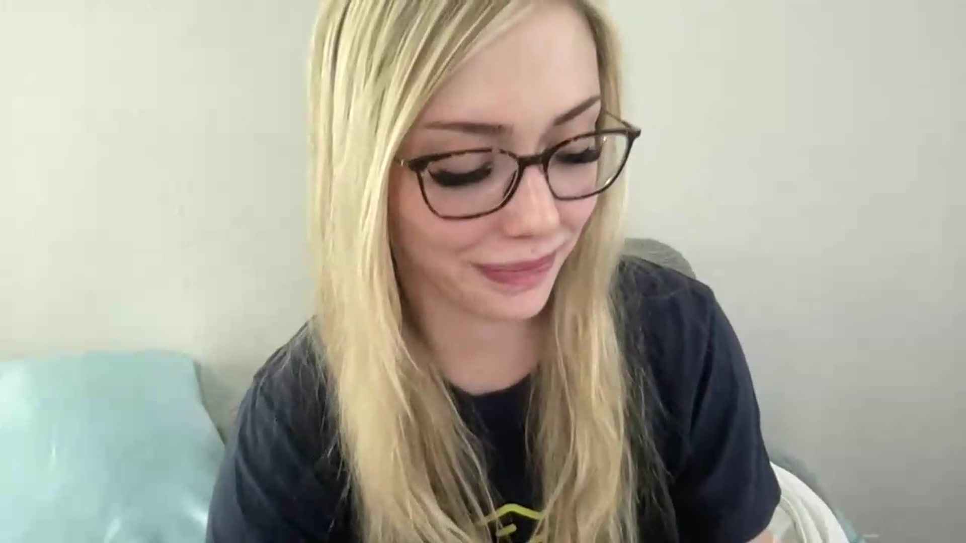 Gallery image thumbnail from AshleyMarina's myfreecams stream on, 08/22/2026, 16:25 image 16 of 20