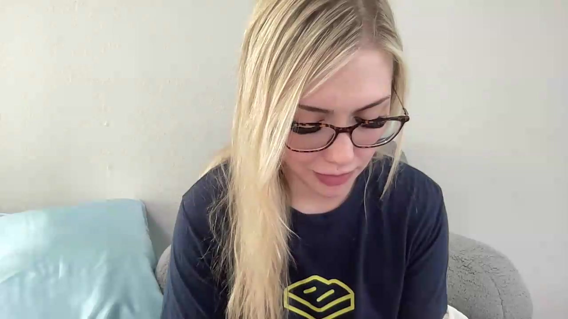 Gallery image thumbnail from AshleyMarina's myfreecams stream on, 08/22/2026, 16:25 image 20 of 20