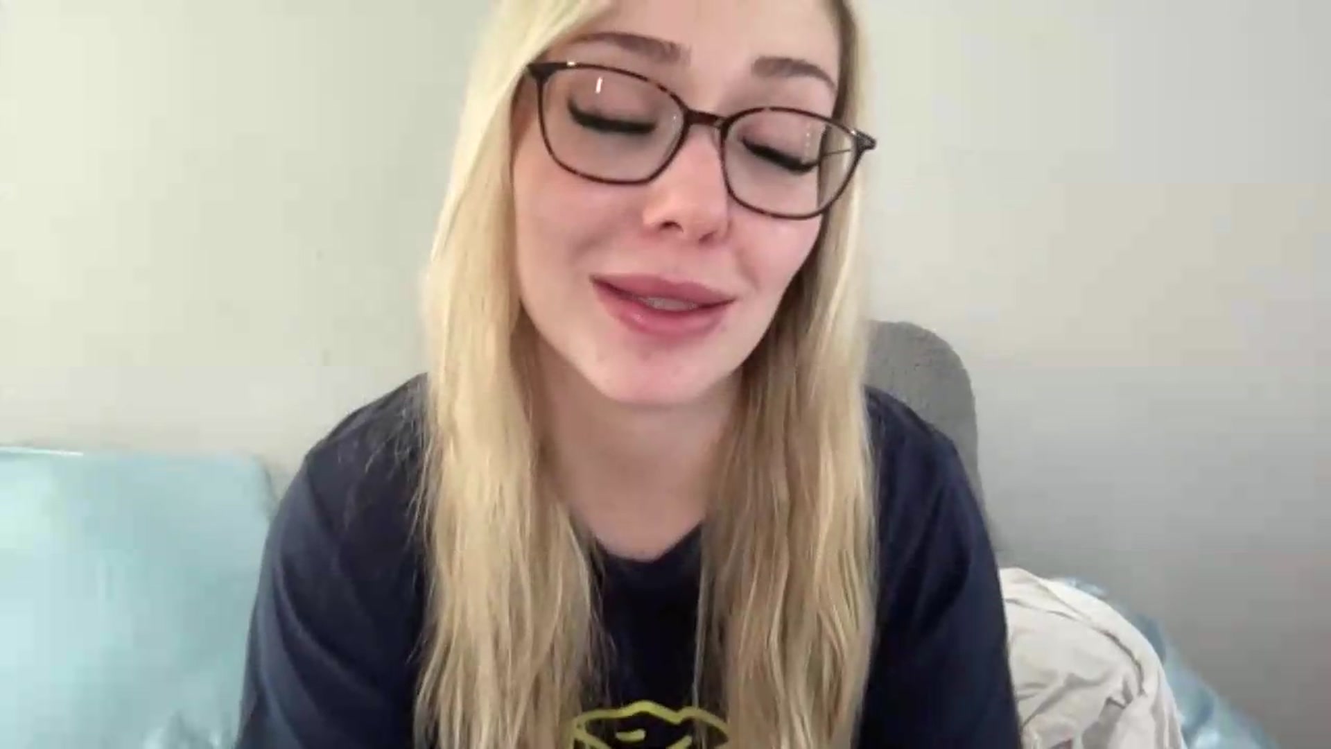 Gallery image thumbnail from AshleyMarina's myfreecams stream on, 08/22/2026, 16:25 image 4 of 20