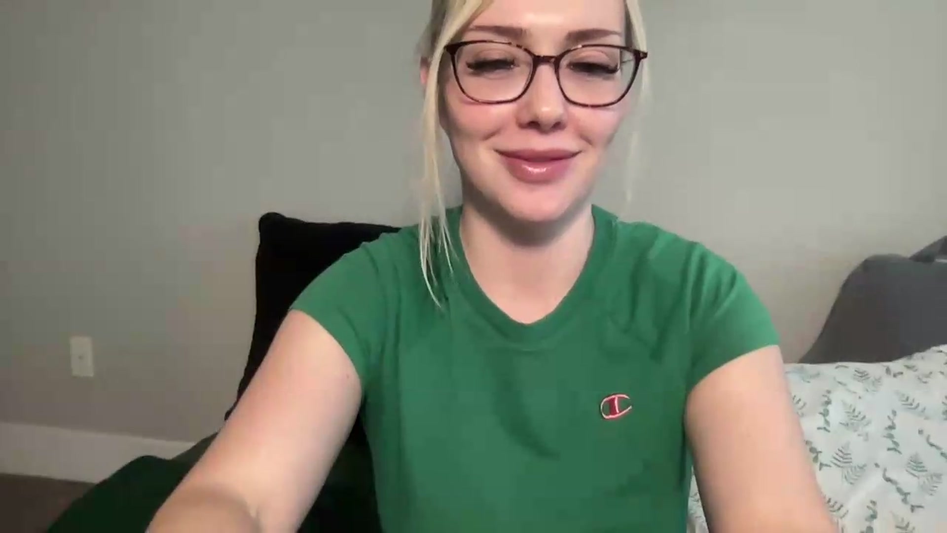 Gallery image thumbnail from AshleyMarina's myfreecams stream on, 08/25/2026, 17:21 image 10 of 20