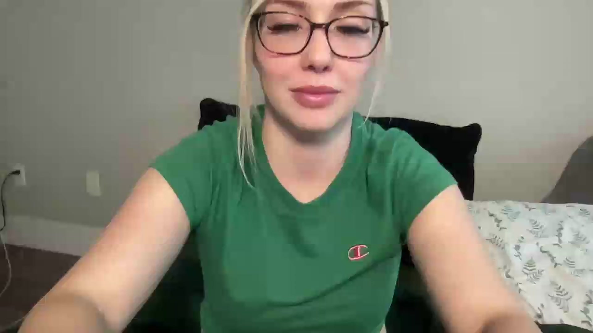 Gallery image thumbnail from AshleyMarina's myfreecams stream on, 08/25/2026, 17:21 image 3 of 20