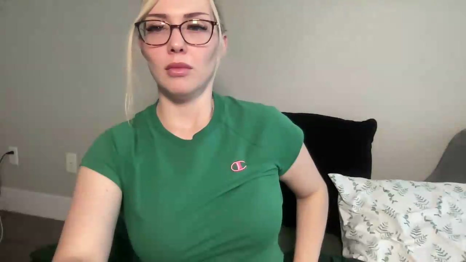 Gallery image thumbnail from AshleyMarina's myfreecams stream on, 08/25/2026, 17:21 image 5 of 20