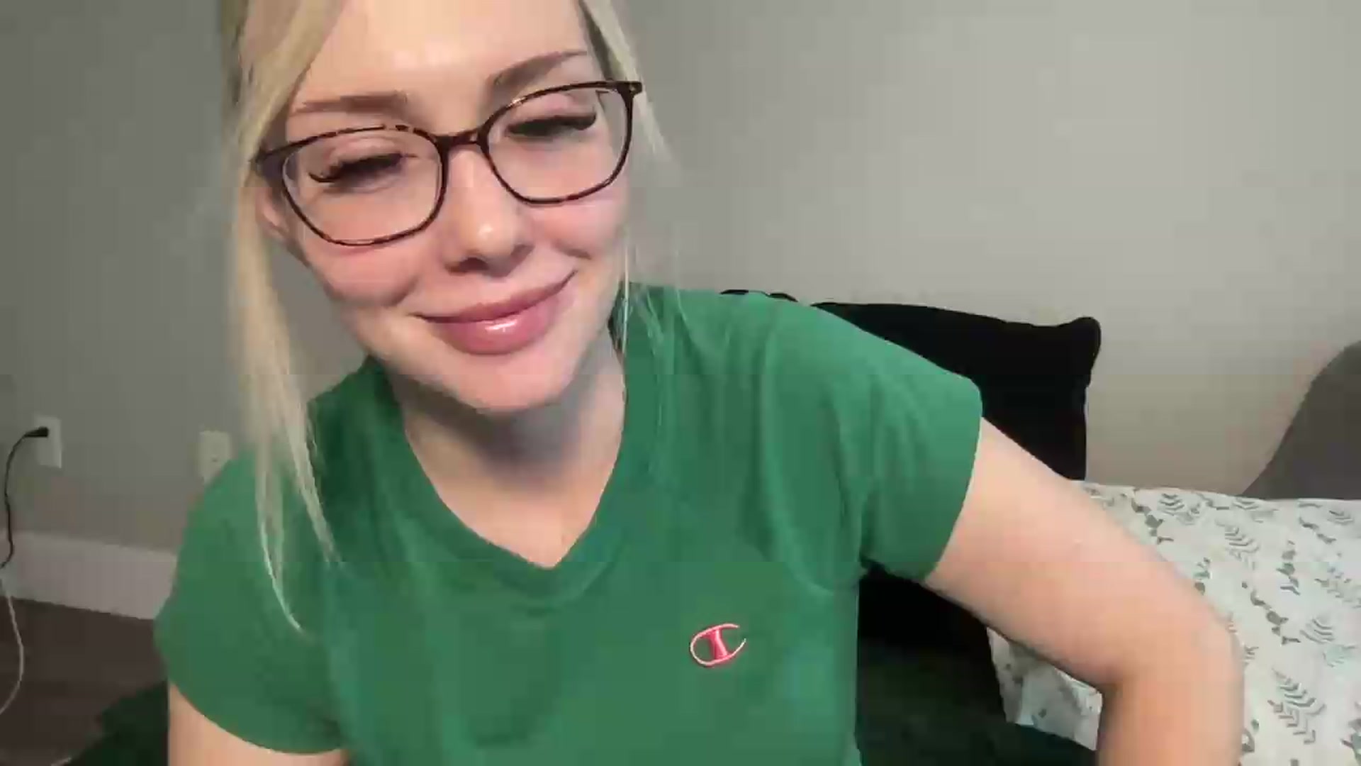 Gallery image thumbnail from AshleyMarina's myfreecams stream on, 08/25/2026, 17:21 image 1 of 20