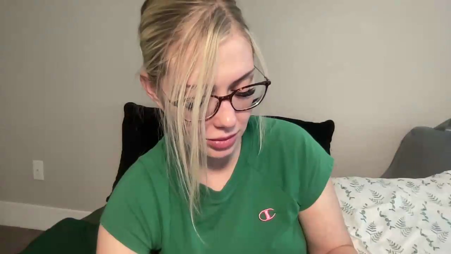 Gallery image thumbnail from AshleyMarina's myfreecams stream on, 08/25/2026, 17:21 image 13 of 20