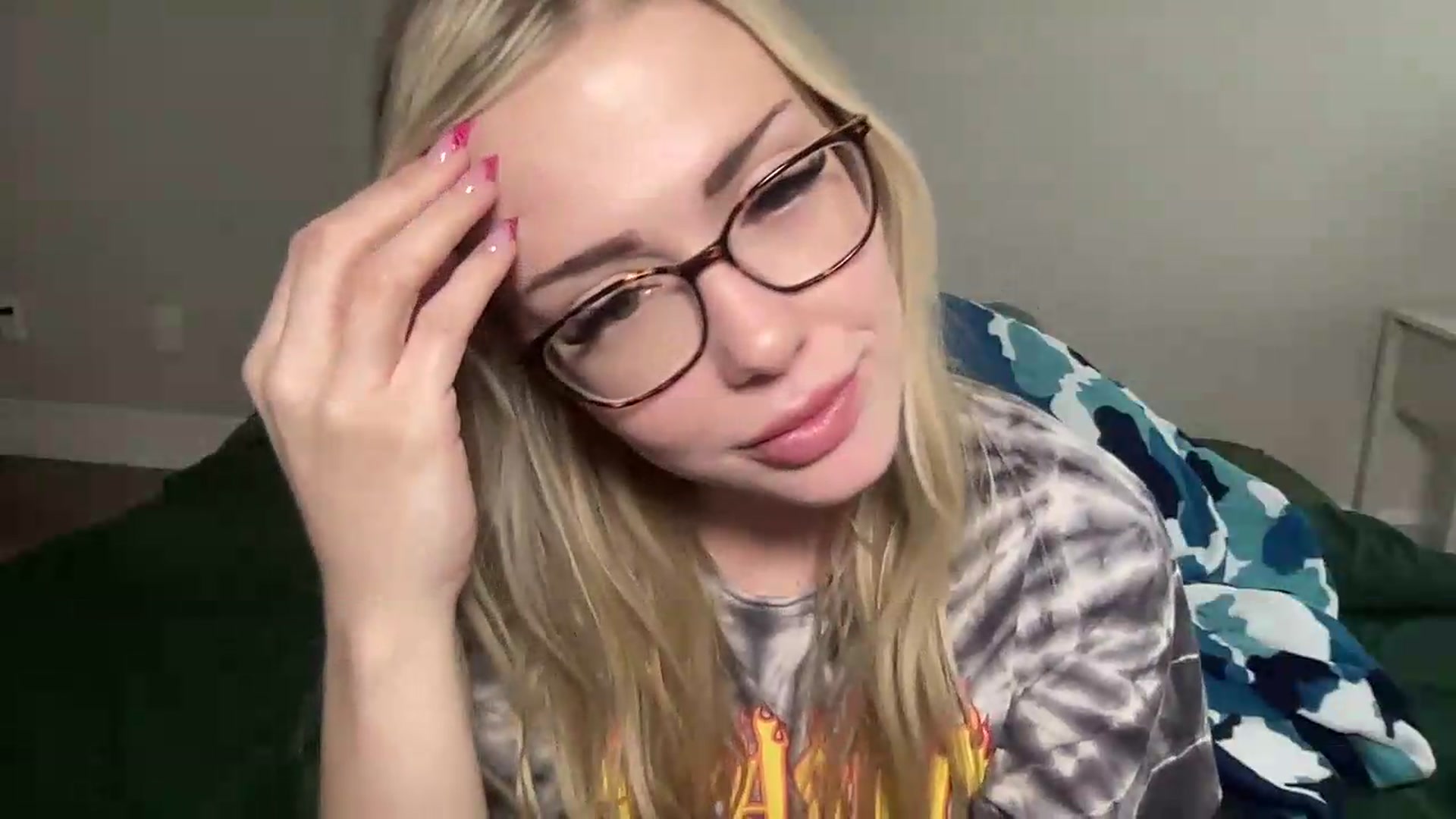 Gallery image thumbnail from AshleyMarina's myfreecams stream on, 08/28/2026, 17:18 image 17 of 20