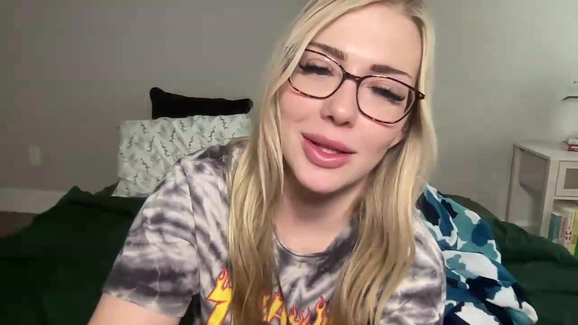 Gallery image thumbnail from AshleyMarina's myfreecams stream on, 08/28/2026, 17:18 image 6 of 20