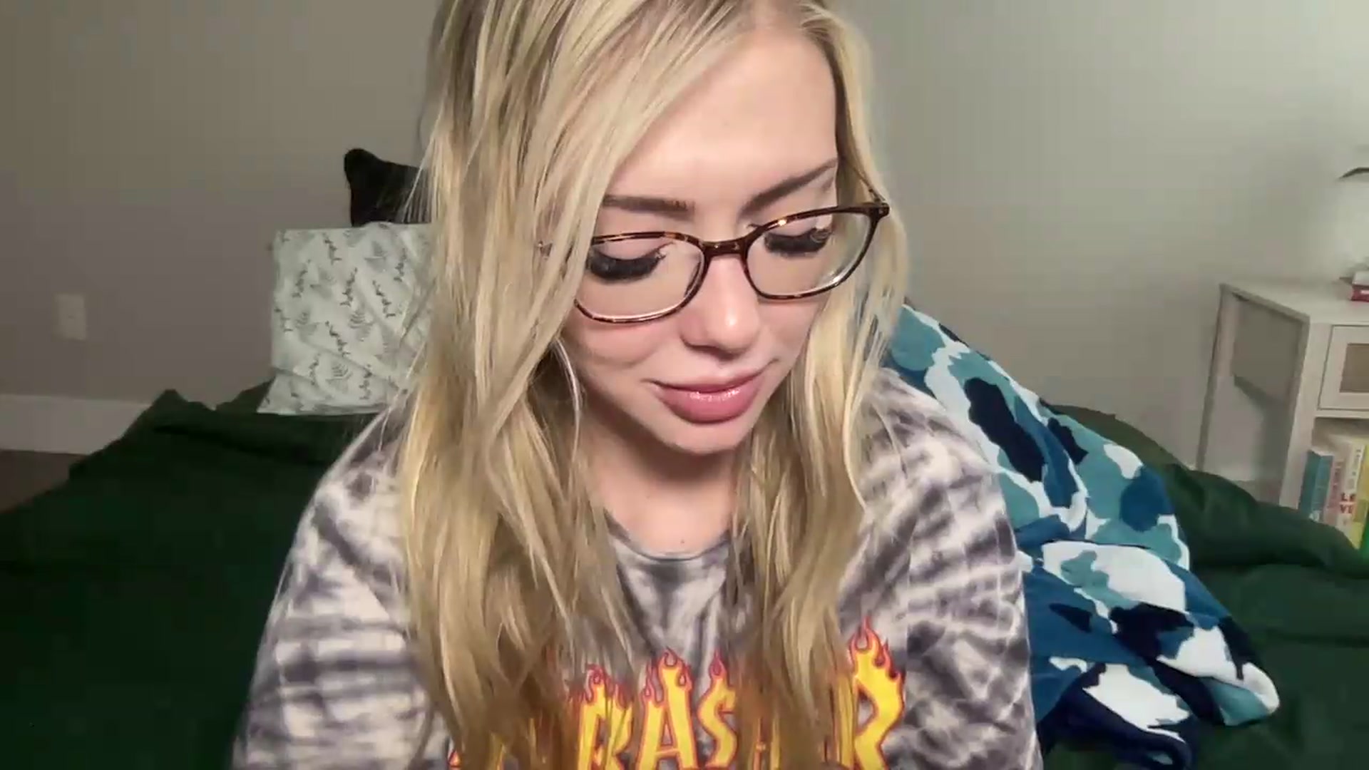 Gallery image thumbnail from AshleyMarina's myfreecams stream on, 08/28/2026, 17:18 image 16 of 20