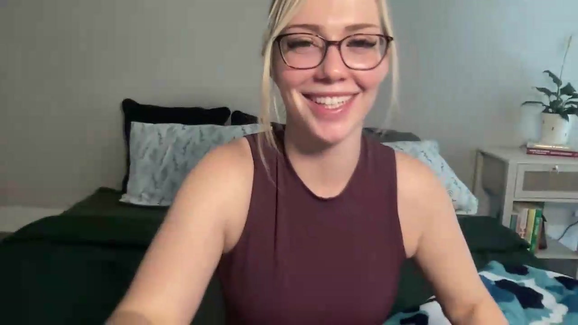 Gallery image thumbnail from AshleyMarina's myfreecams stream on, 08/29/2026, 18:48 image 12 of 20
