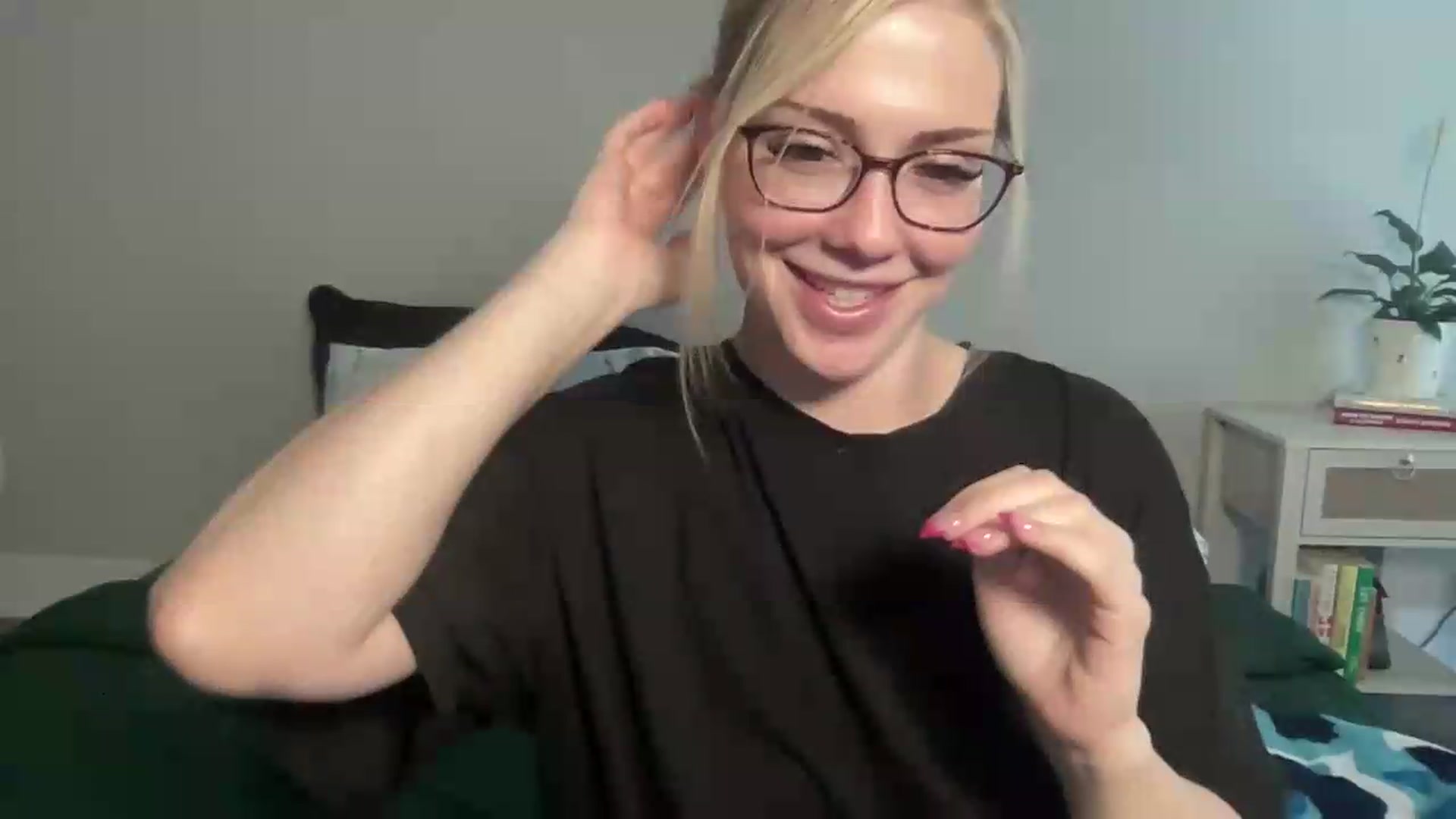 Gallery image thumbnail from AshleyMarina's myfreecams stream on, 08/29/2026, 18:48 image 19 of 20
