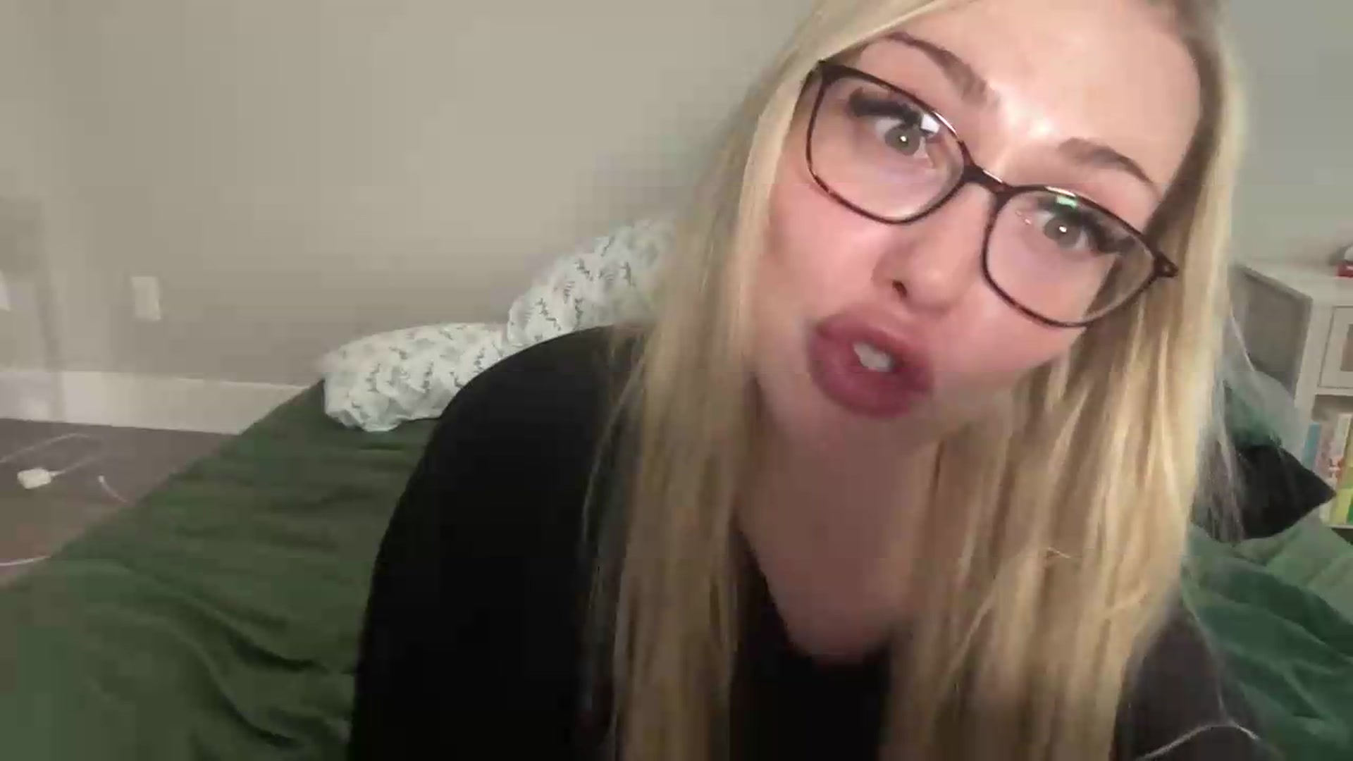 Gallery image thumbnail from AshleyMarina's myfreecams stream on, 09/01/2026, 17:15 image 5 of 20