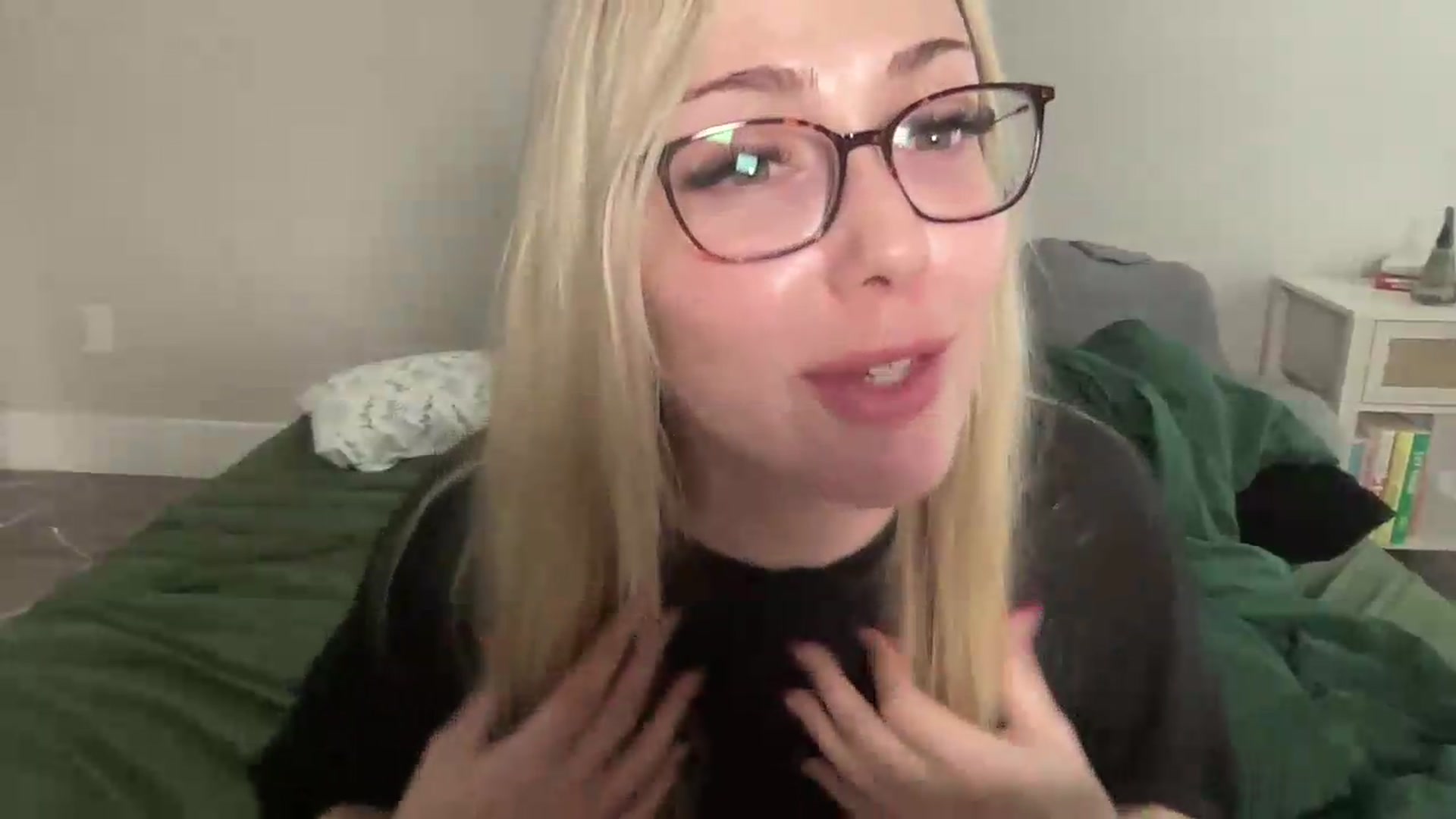 Gallery image thumbnail from AshleyMarina's myfreecams stream on, 09/01/2026, 17:15 image 12 of 20