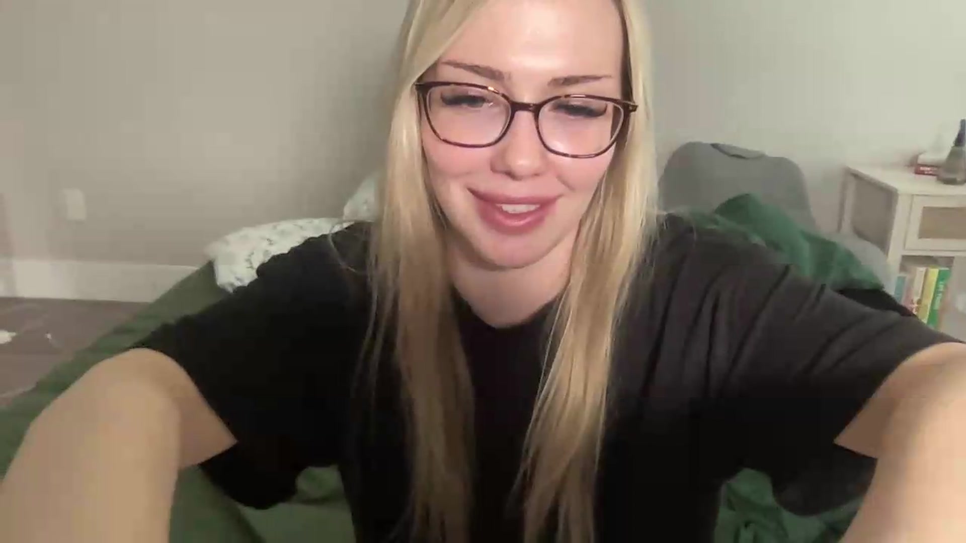 Gallery image thumbnail from AshleyMarina's myfreecams stream on, 09/01/2026, 17:15 image 9 of 20