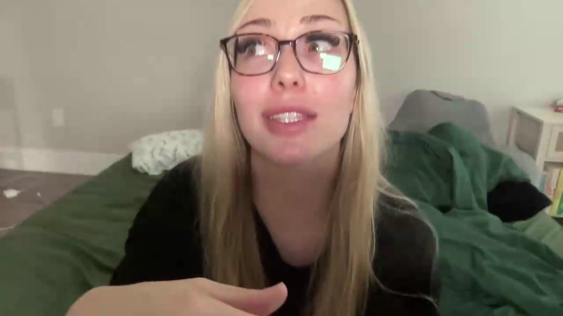 Gallery image thumbnail from AshleyMarina's myfreecams stream on, 09/01/2026, 17:15 image 6 of 20