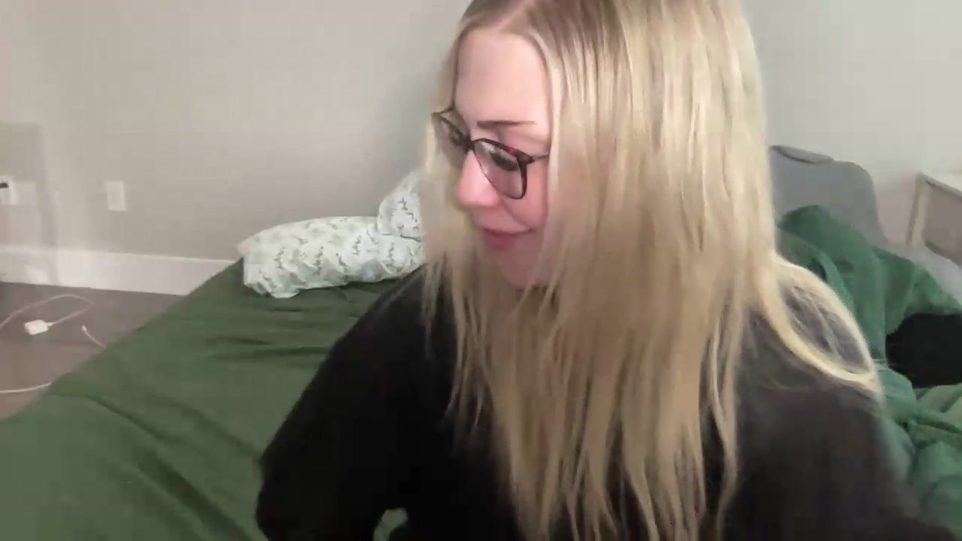 Gallery image thumbnail from AshleyMarina's myfreecams stream on, 09/01/2026, 17:15 image 14 of 20